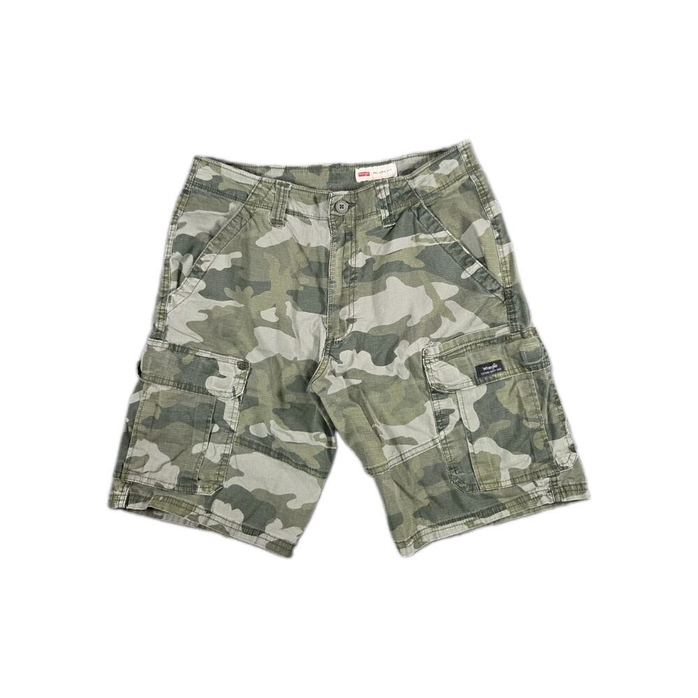 Wrangler Mens Size 33 Relaxed Fit Camo Cargo Shorts Green Camouflage Ripstop C1